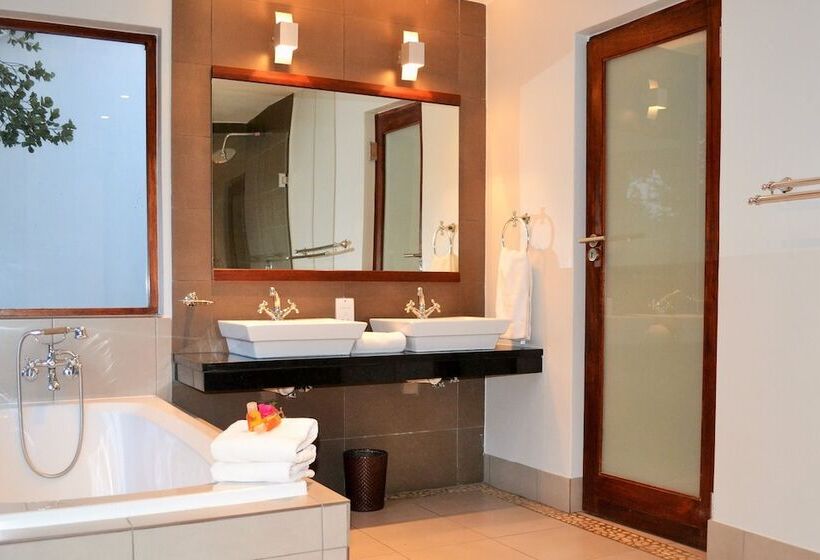 Elements Private Golf Reserve