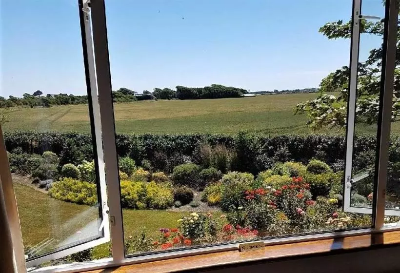 Groveside Farm B&b