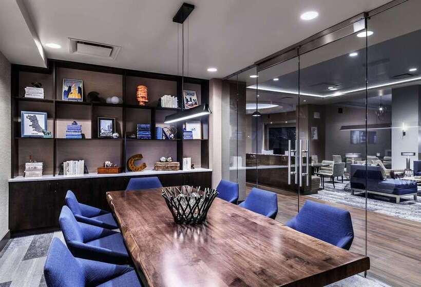 Cambria Hotel Chicago Loop   Theatre District