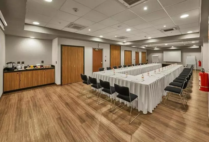 Hotelli City Express By Marriott Celaya Galerias