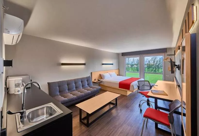 Hotelli City Express By Marriott Celaya Galerias