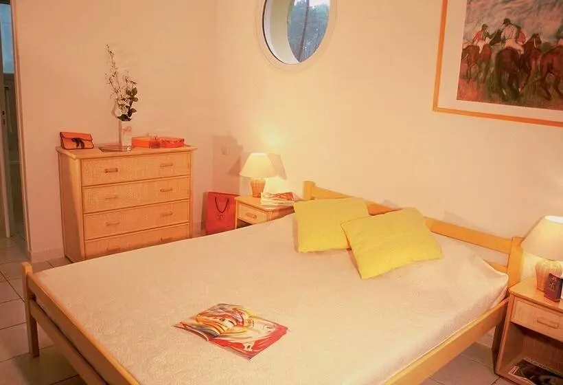هتل Lagrange Vacances   Eden Parc Golf