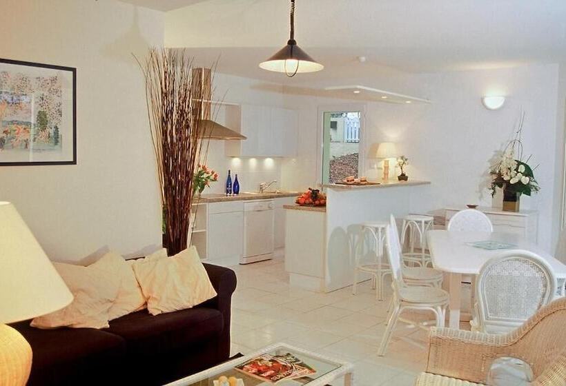 هتل Lagrange Vacances   Eden Parc Golf