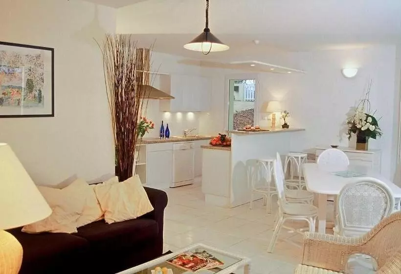 هتل Lagrange Vacances   Eden Parc Golf