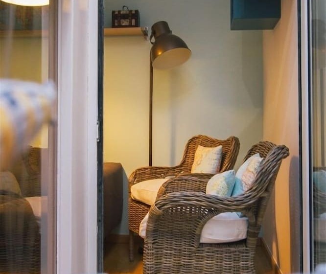 Ptm Downtown Hostel&suites