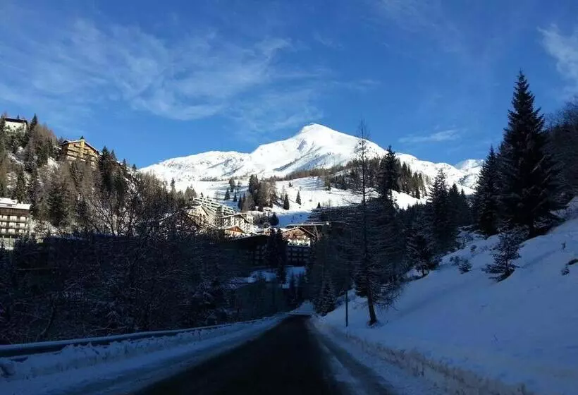 ベッドアンドブレックファースト Ar Mountains Lodge Villachiara