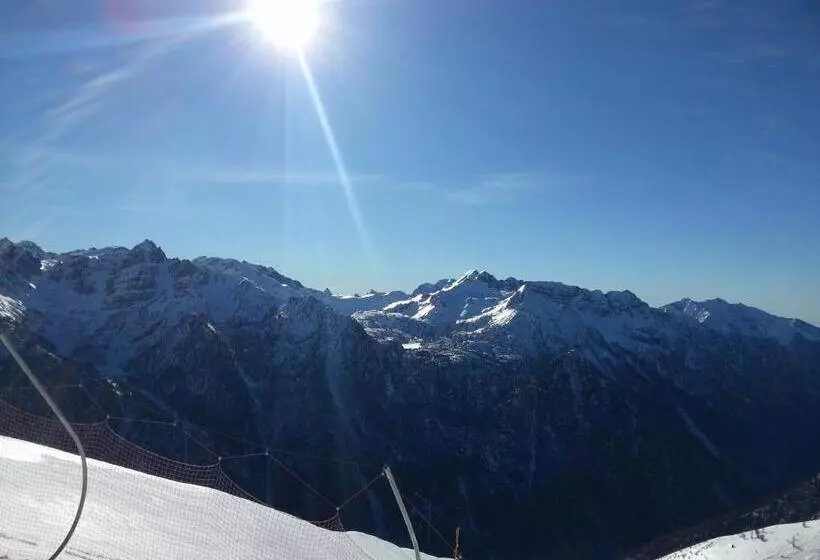 ベッドアンドブレックファースト Ar Mountains Lodge Villachiara