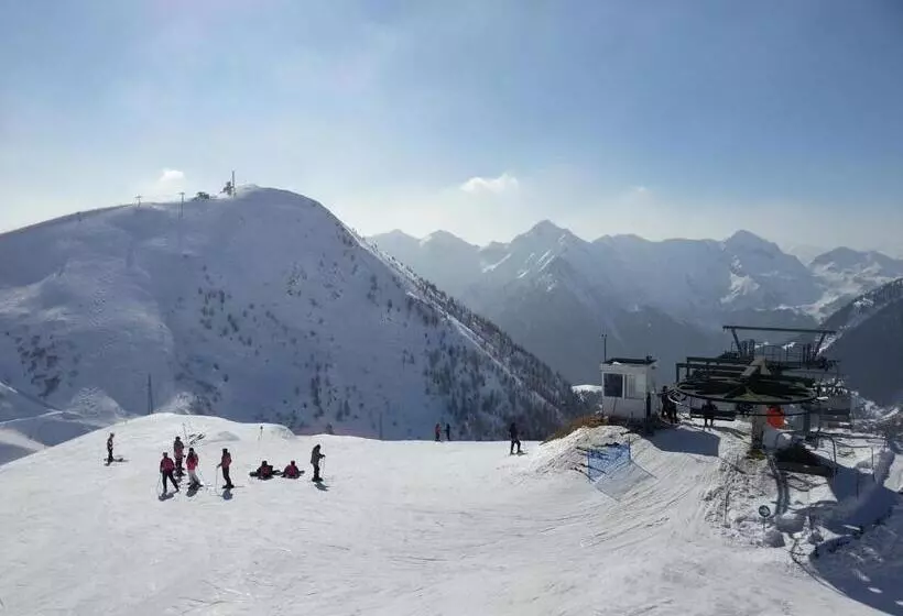 ベッドアンドブレックファースト Ar Mountains Lodge Villachiara