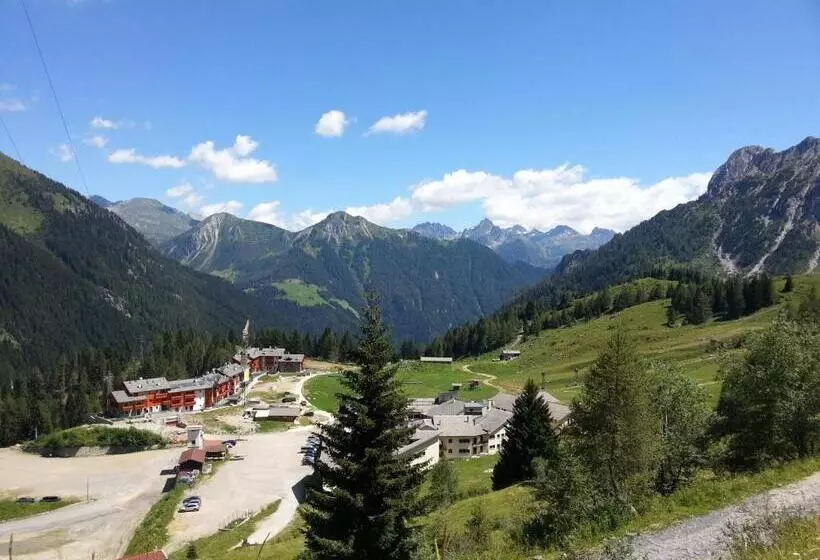 ベッドアンドブレックファースト Ar Mountains Lodge Villachiara