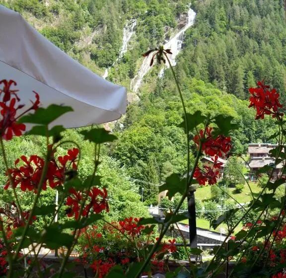 ベッドアンドブレックファースト Ar Mountains Lodge Villachiara