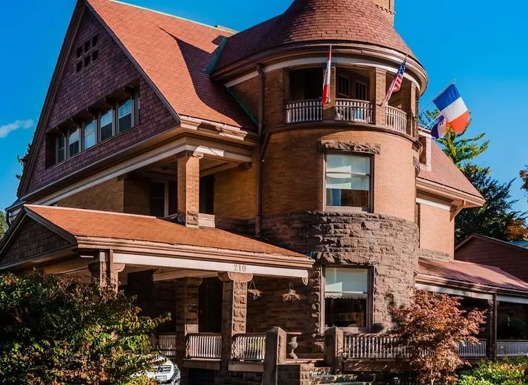 ベッドアンドブレックファースト Château La Motte Guest House