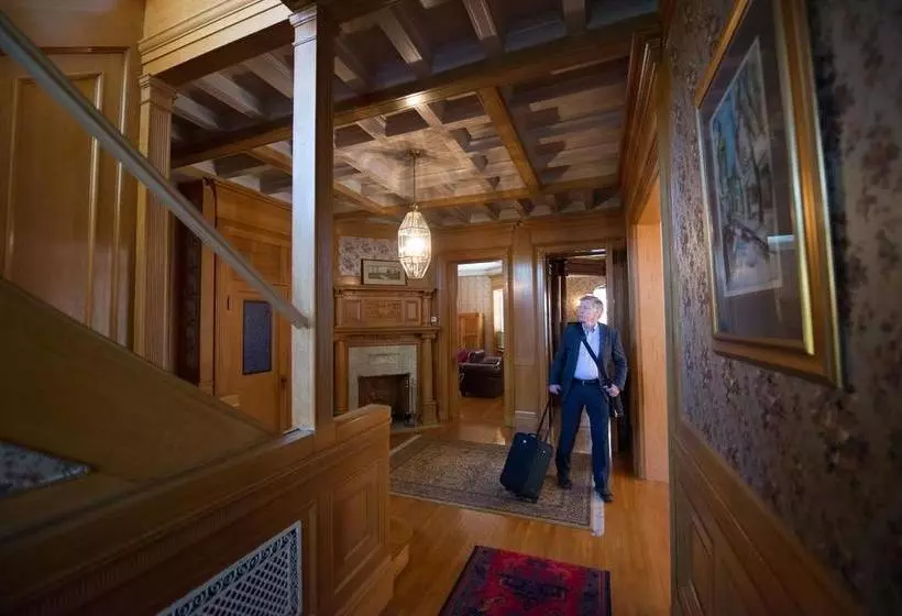 ベッドアンドブレックファースト Château La Motte Guest House