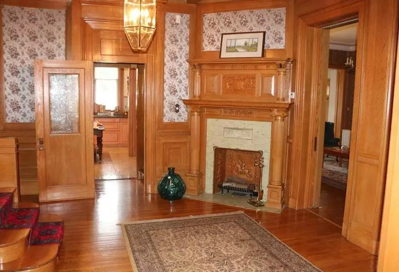 ベッドアンドブレックファースト Château La Motte Guest House