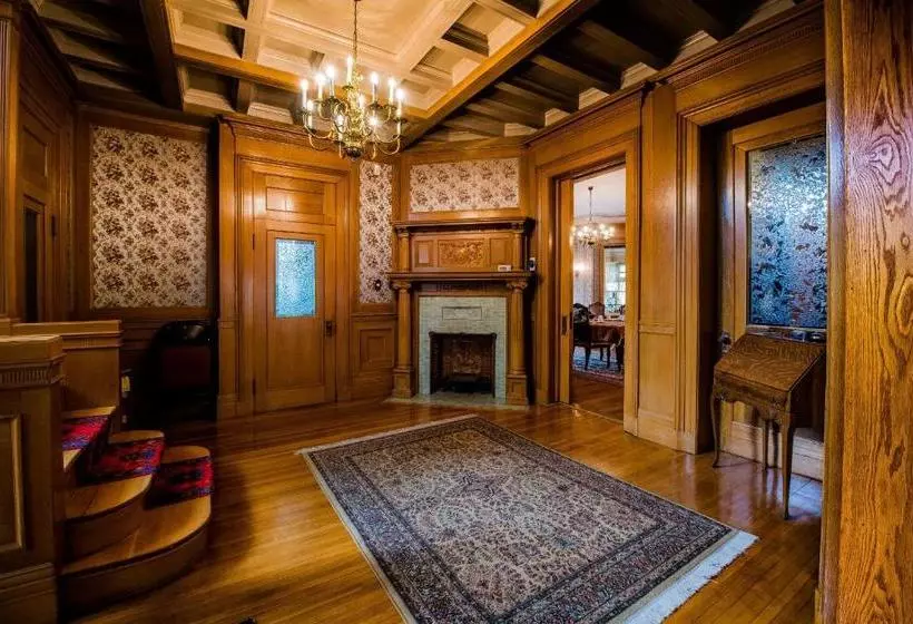 ベッドアンドブレックファースト Château La Motte Guest House