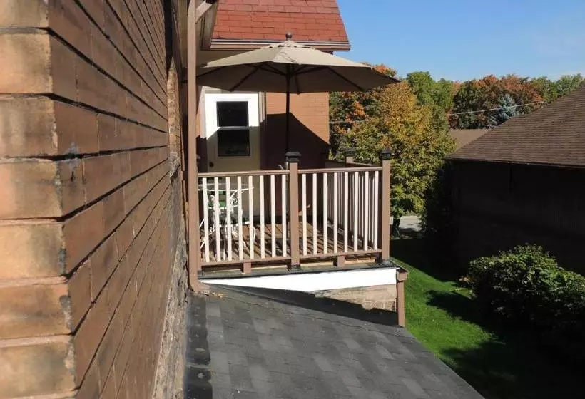 ベッドアンドブレックファースト Château La Motte Guest House