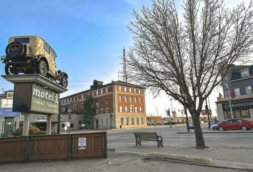 Capone's Hideaway Motel