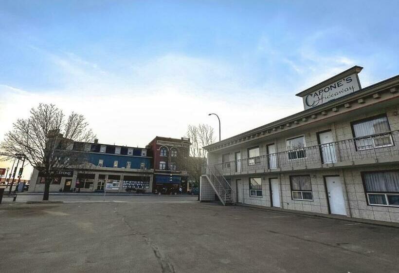 Capone's Hideaway Motel