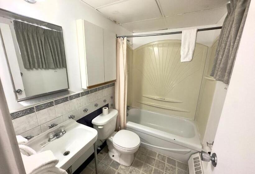 Capone's Hideaway Motel