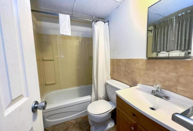 Capone's Hideaway Motel