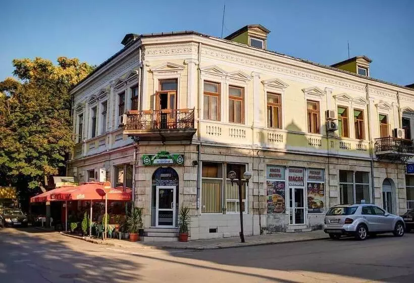 هتل Izvora