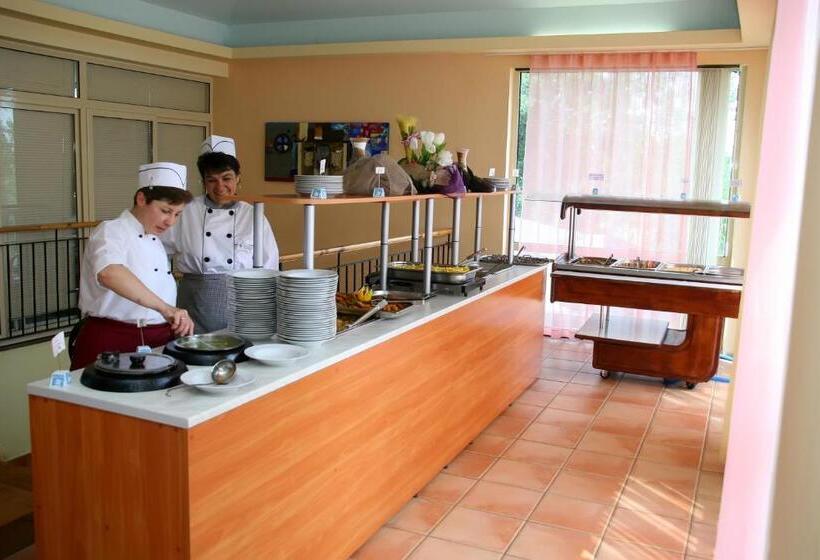 هتل Kristel Park All Inclusive Light