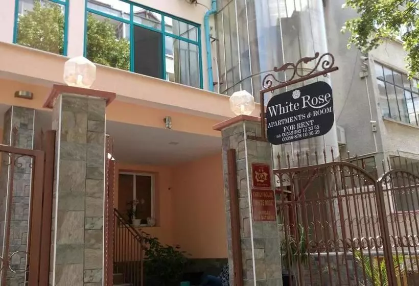 ホテル White Rose Guest Rooms