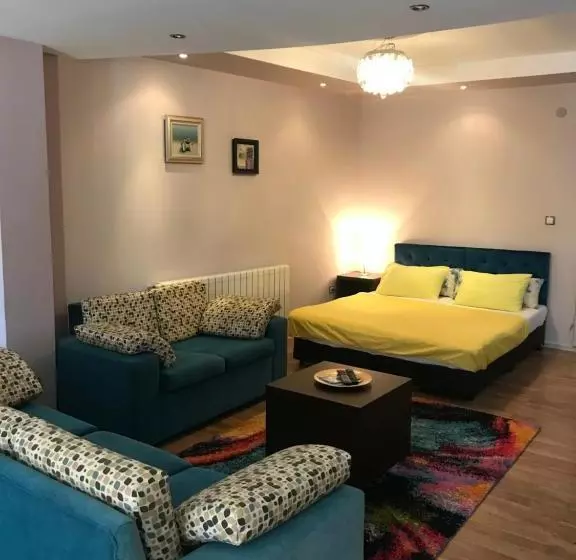 ホテル White Rose Guest Rooms