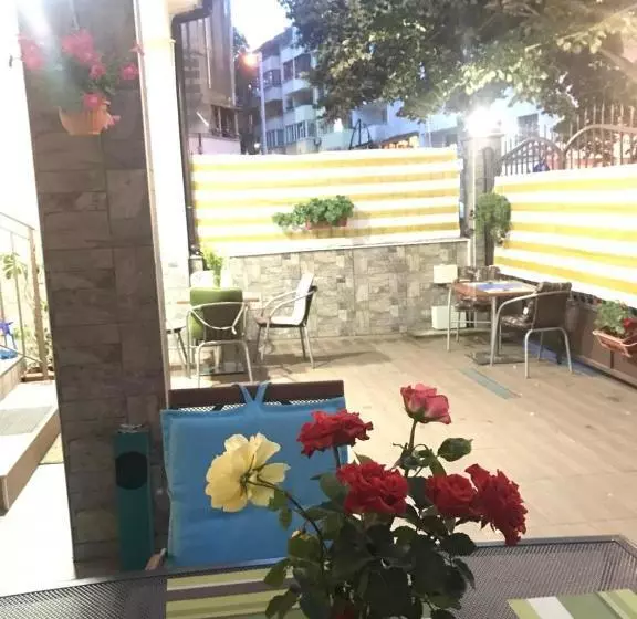 ホテル White Rose Guest Rooms