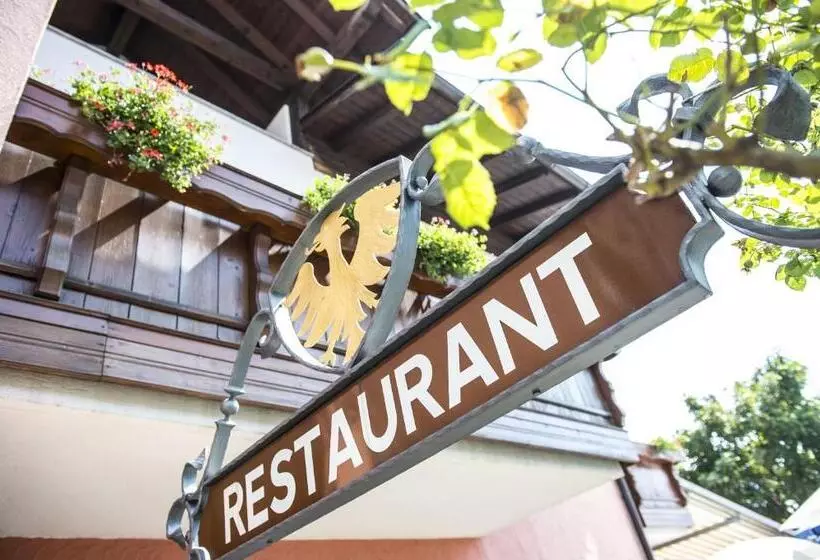 هتل Zum Tiroler Adler