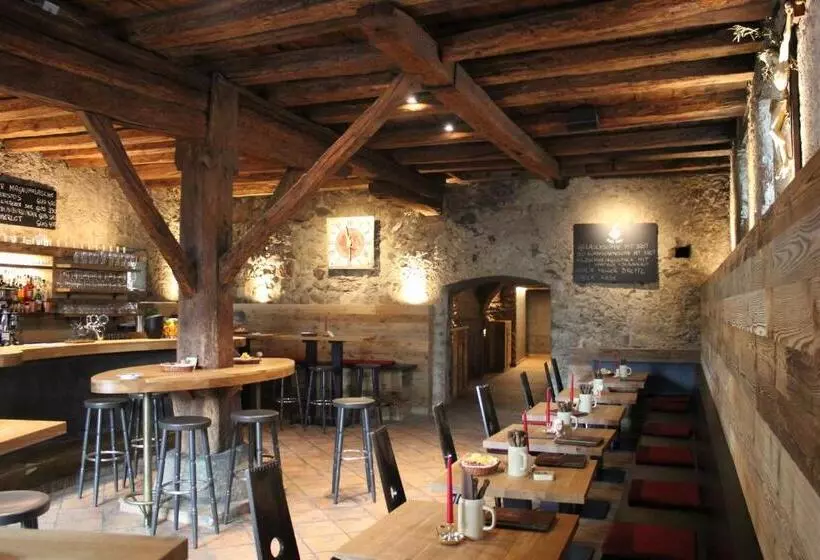 هتل Zum Tiroler Adler
