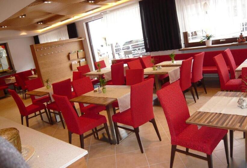 בית מלון כפרי Zum Tiroler Adler