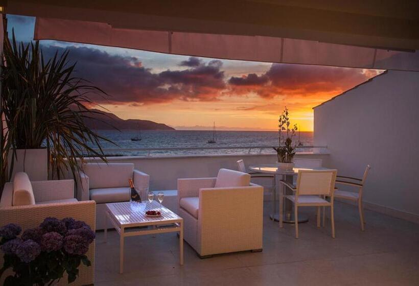 منتجع Baia Bianca Suites