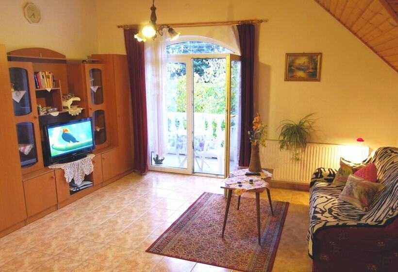 Hotelli Joker Villa Apartementhaus