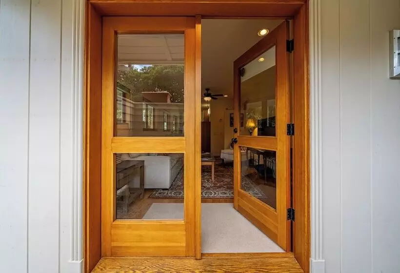 12 Oaks Romantic Escape For 2