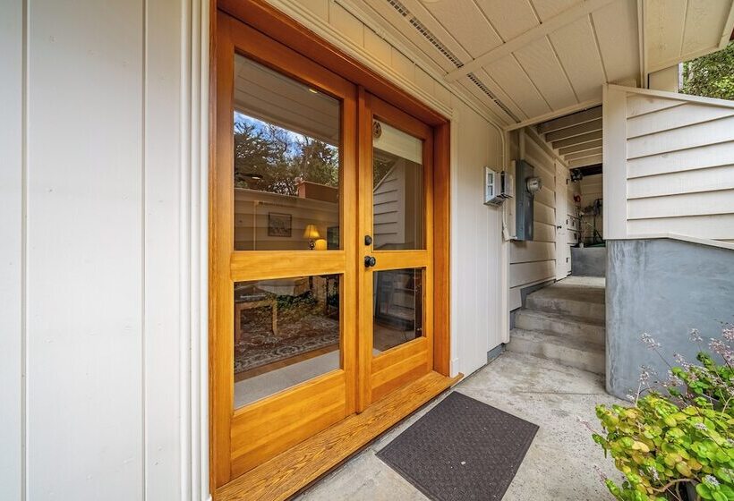 12 Oaks Romantic Escape For 2