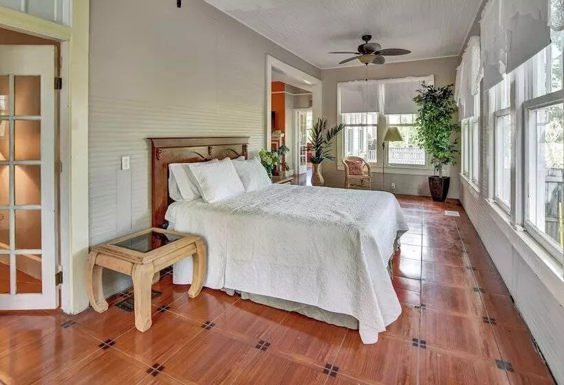 Arcadia Bed & Breakfast