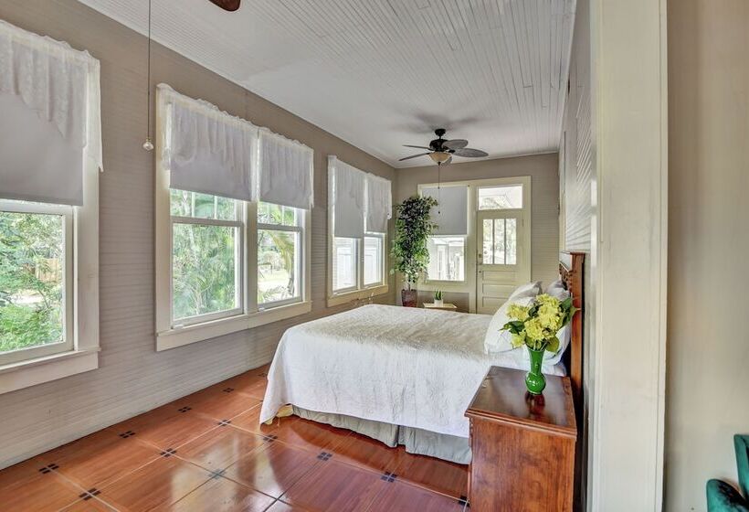 Arcadia Bed & Breakfast