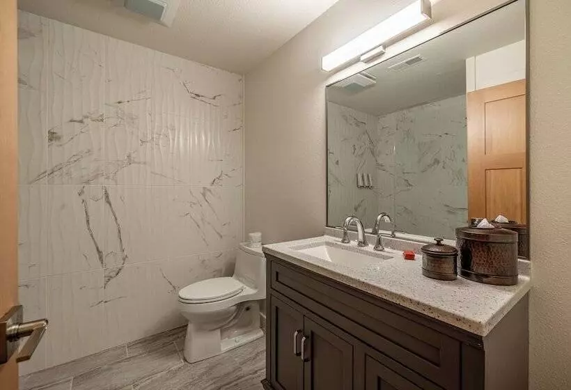 Bavarian Lodge Suites