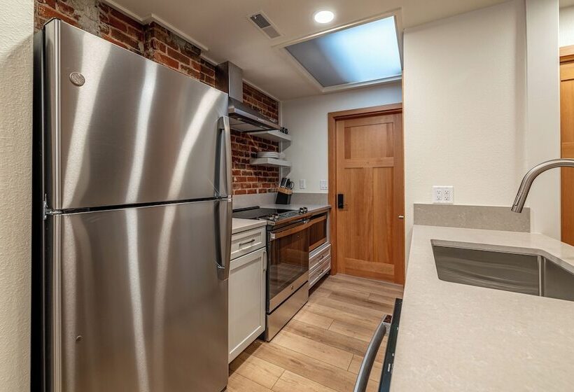 Bavarian Lodge Suites