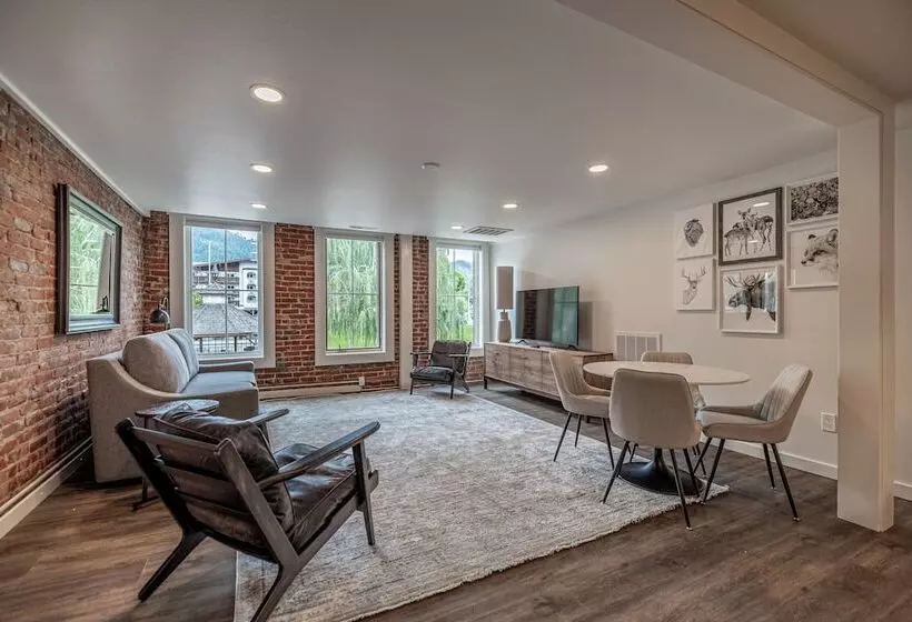 Bavarian Lodge Suites