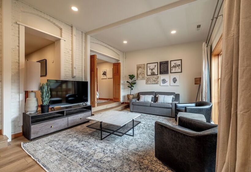 Bavarian Lodge Suites