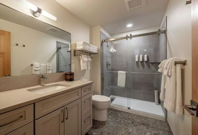 Bavarian Lodge Suites