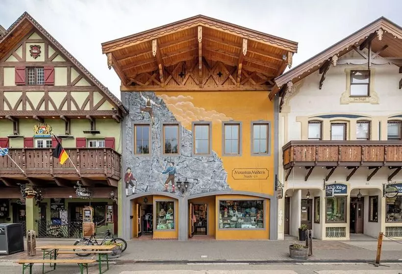 Bavarian Lodge Suites