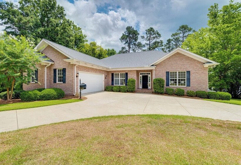 Beautiful Lake Sinclair Retreat W/ Dock & Deck!