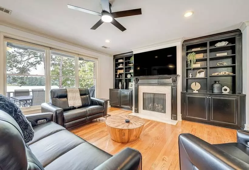 Beautiful Lake Sinclair Retreat W/ Dock & Deck!