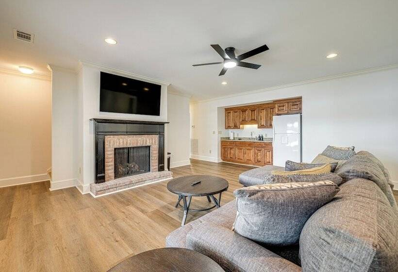 Beautiful Lake Sinclair Retreat W/ Dock & Deck!