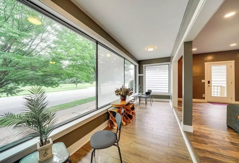 Bright New Albany Home: 12 Mi To Churchill Downs!