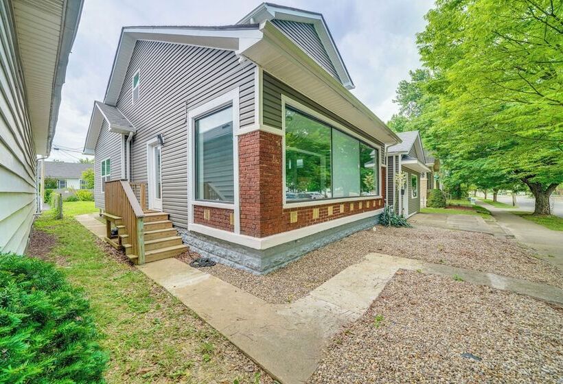 Bright New Albany Home: 12 Mi To Churchill Downs!