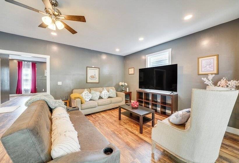 Bright New Albany Home: 12 Mi To Churchill Downs!