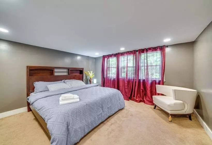 Bright New Albany Home: 12 Mi To Churchill Downs!